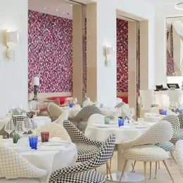 Monsieur Dior au 30 Montaigne récompensé d'une étoile au Guide Michelin 2026