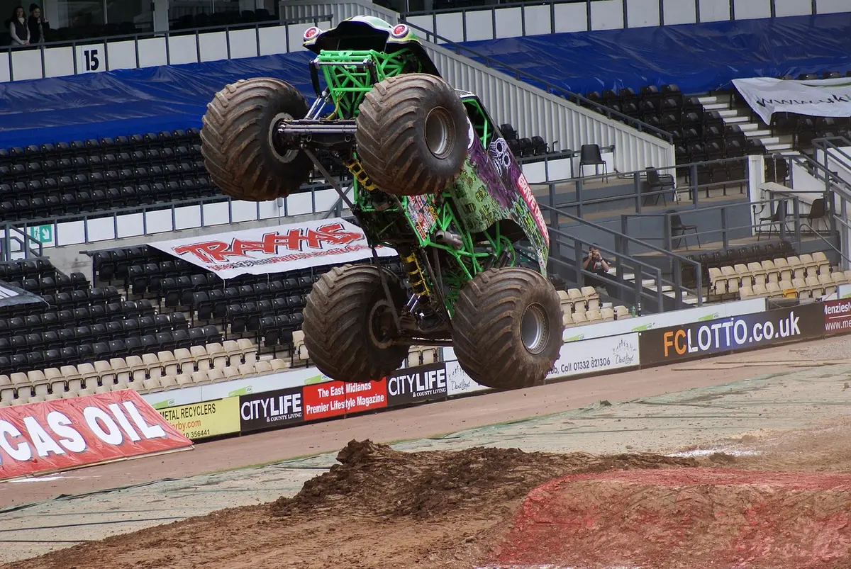 Monster Spectacular (cascades)