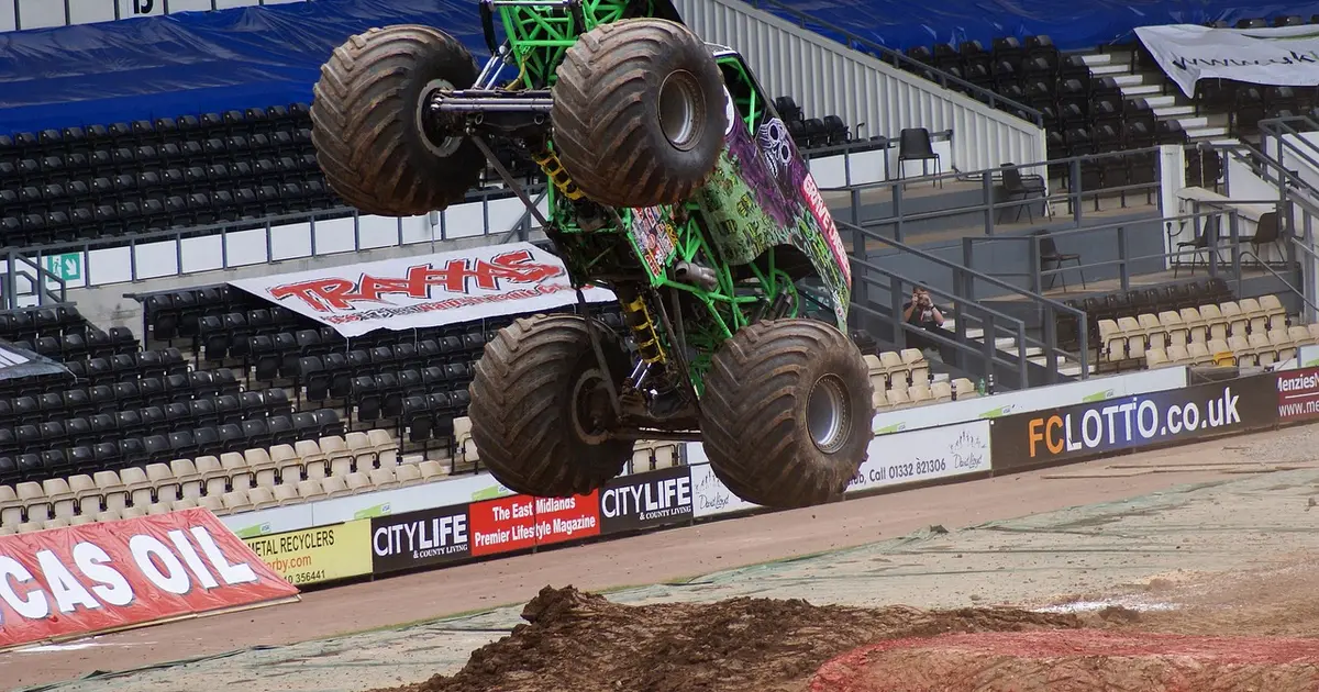 Monster Spectacular (cascades)