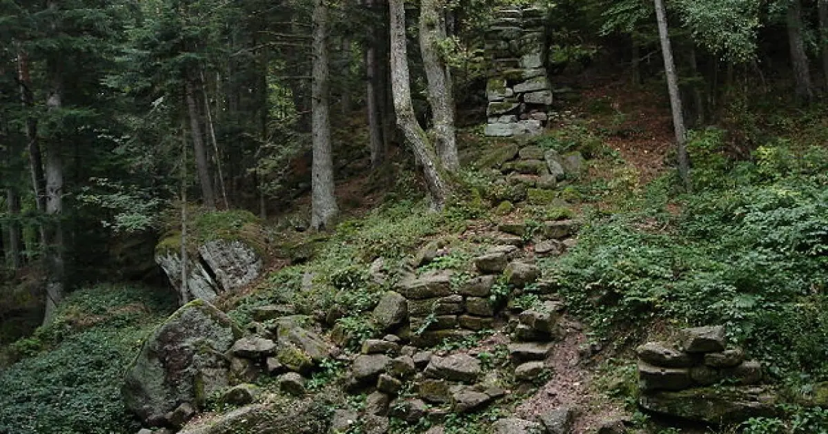 Le Mur païen du Mont Sainte-Odile (Ottrott), l'une des nombreuses pépites du patrimoine naturel d'Alsace.