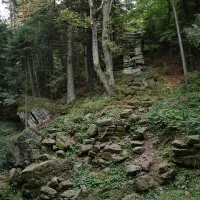 Le Mur païen du Mont Sainte-Odile (Ottrott), l'une des nombreuses pépites du patrimoine naturel d'Alsace. &copy; DR