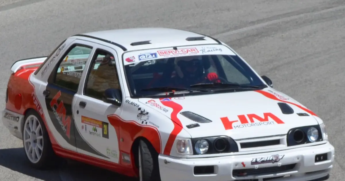 La montée historique attire les passionnés de voiture