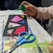 Musée de Bressuire - Atelier - Création d'un papier en vitrail