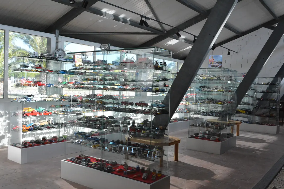 Musée De La Voiture Miniature Et Du Train (mvt)