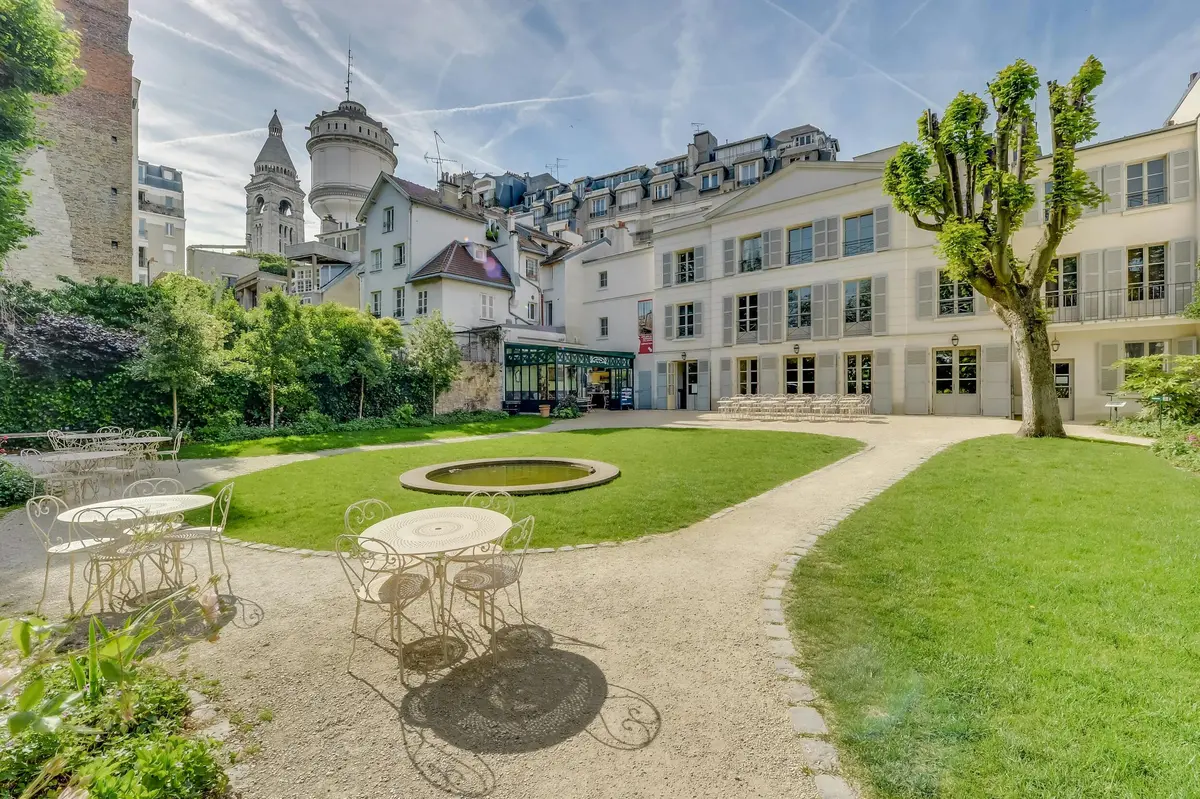 Vue sur les jardins et le Café Renoir