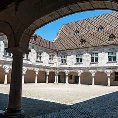 7 pépites à découvrir lors d’un séjour à Besançon : citadelle UNESCO, arc romain et maison natale de Victor Hugo attendent ceux qui osent s'y perdre