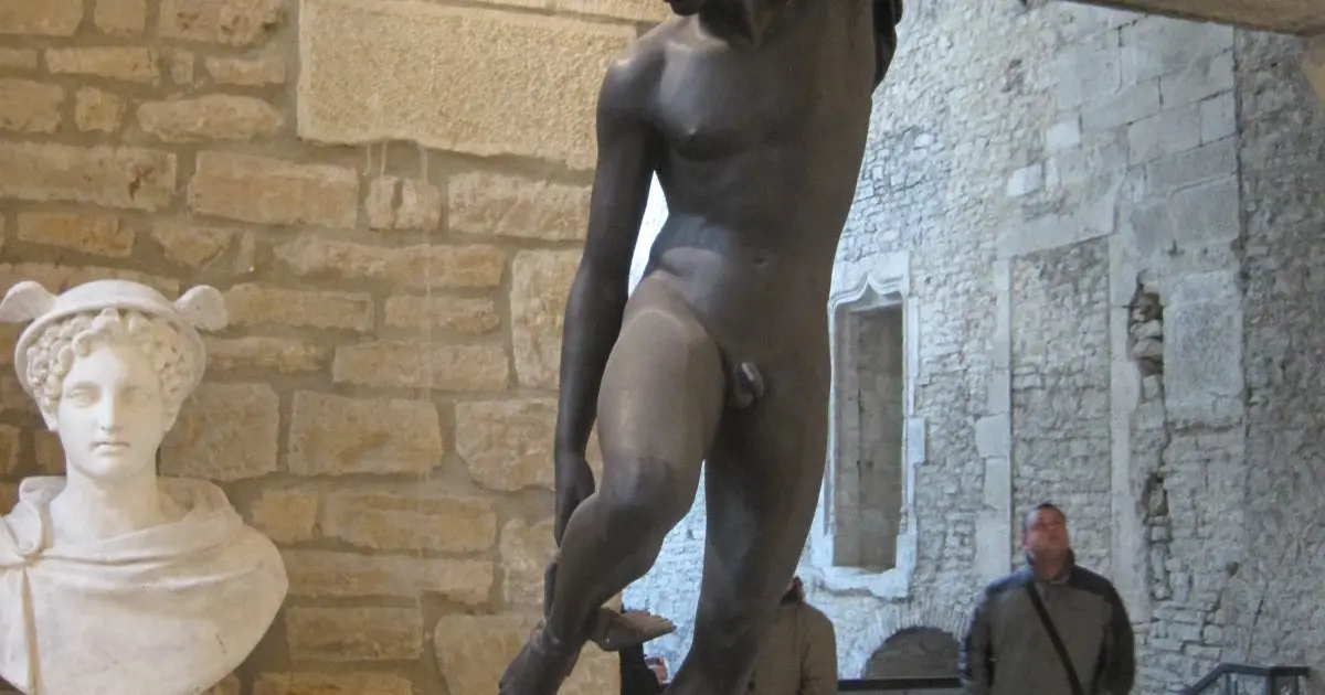 Musée Rude à Dijon : Mercure rattachant ses talonnières (1834)