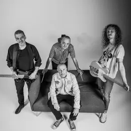 Music en Vignes LOLA GROUPE
