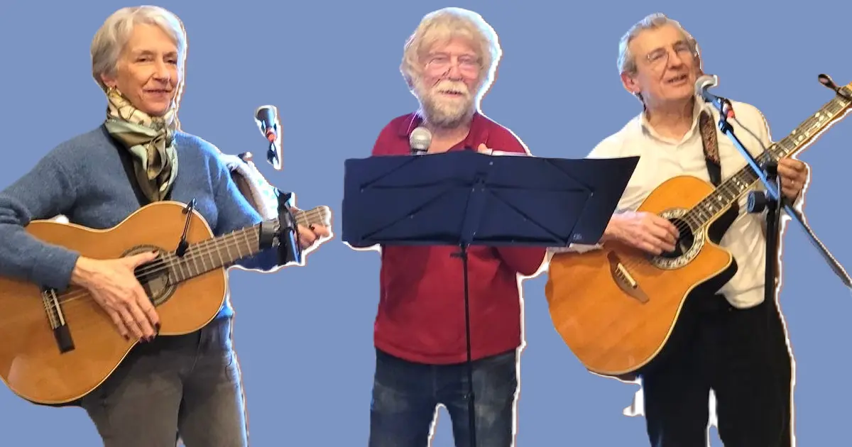 Musique folk et traditionnelle "Hélène et les garçons" au kiosque de la Canopée des Halles