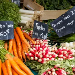 Nantes : 7 marchés incontournables pour acheter vos fruits et légumes frais