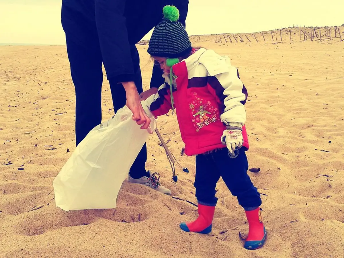 Nettoyage de plage et luge sur sable