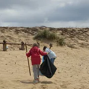 Nettoyage manuel du littoral