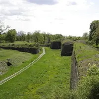 Vue des remparts de Neuf-Brisach, bel héritage de Vauban. &copy; Michael Schmalenstroer 