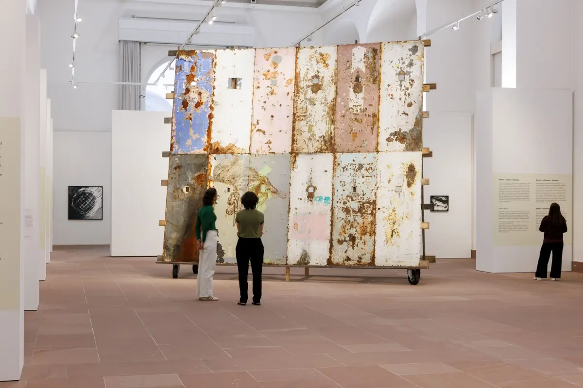 Nicolas Daubanes, L'Hallali 2023, vue de l'exposition, Staatliche Kunsthalle Karlsruhe