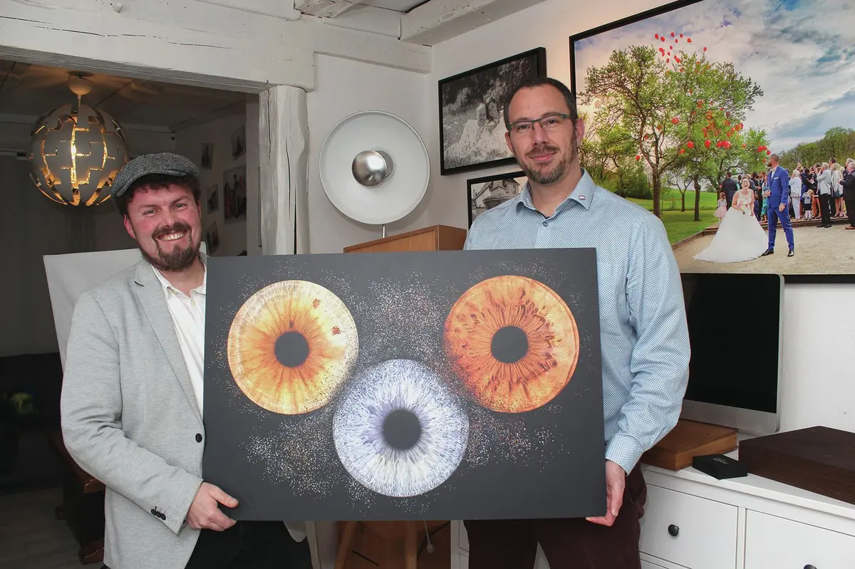 Nicolas M photographe à gauche 