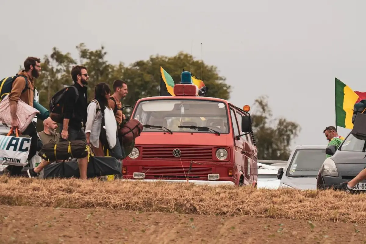 Les festivaliers arrivant en vélo bénéficient d'un emplacement de camping offert. 