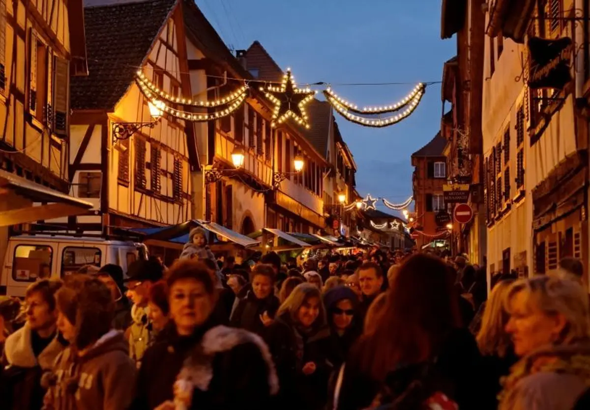 Les rues illuminées pour le marché de Noël de Bouxwiller