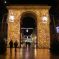 Les illuminations de la Porte Guillaume pour Noël à Dijon &copy; Twitter Ville de Dijon