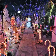 Noël à La Maison Illuminée De Creissan