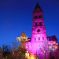 L'Eglise de Munster surplombe le marché de Noël de la ville &copy; OTVM