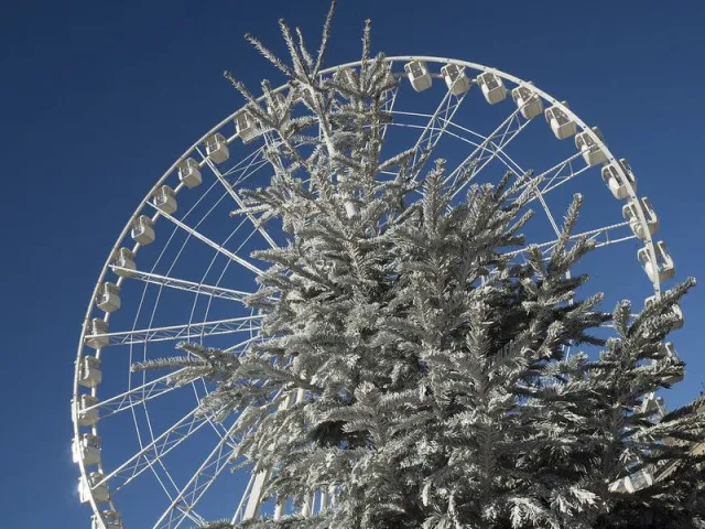 La grande roue s\'installe à Marseille pour les fêtes de fin d\'année