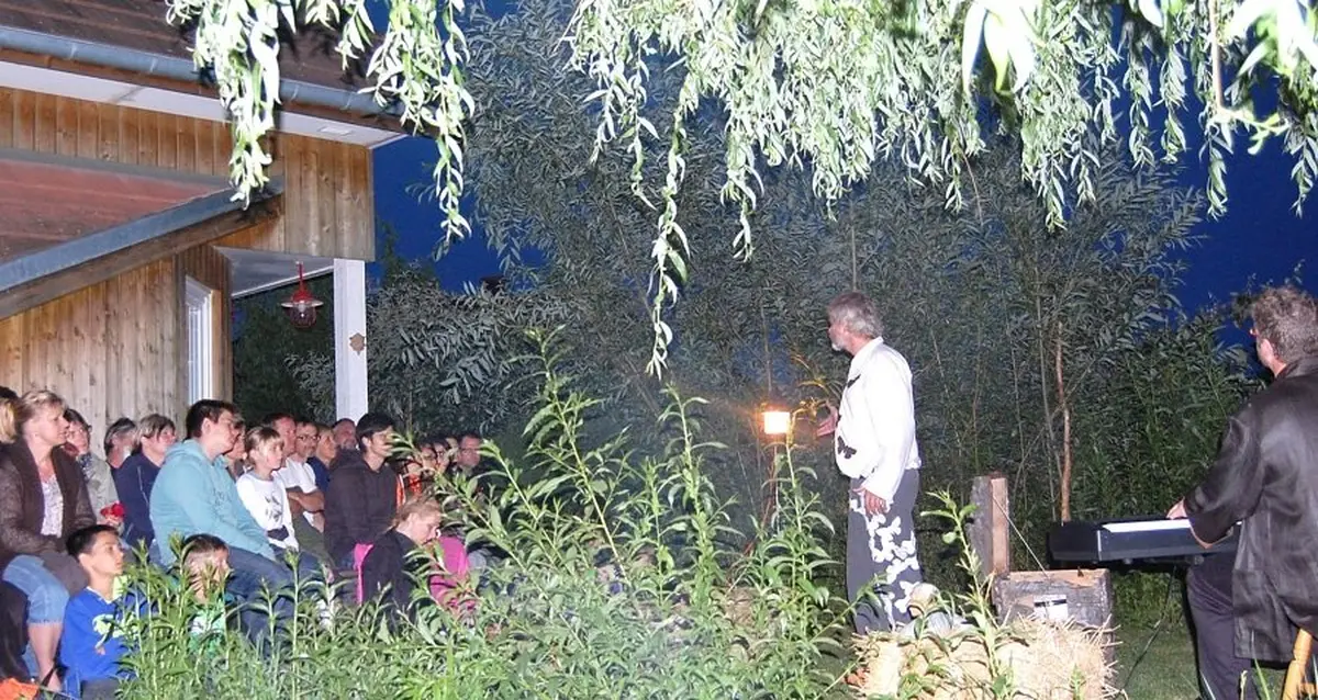 Nonin, souffleur de rêves est un conteur qui aime se produire à la belle étoile