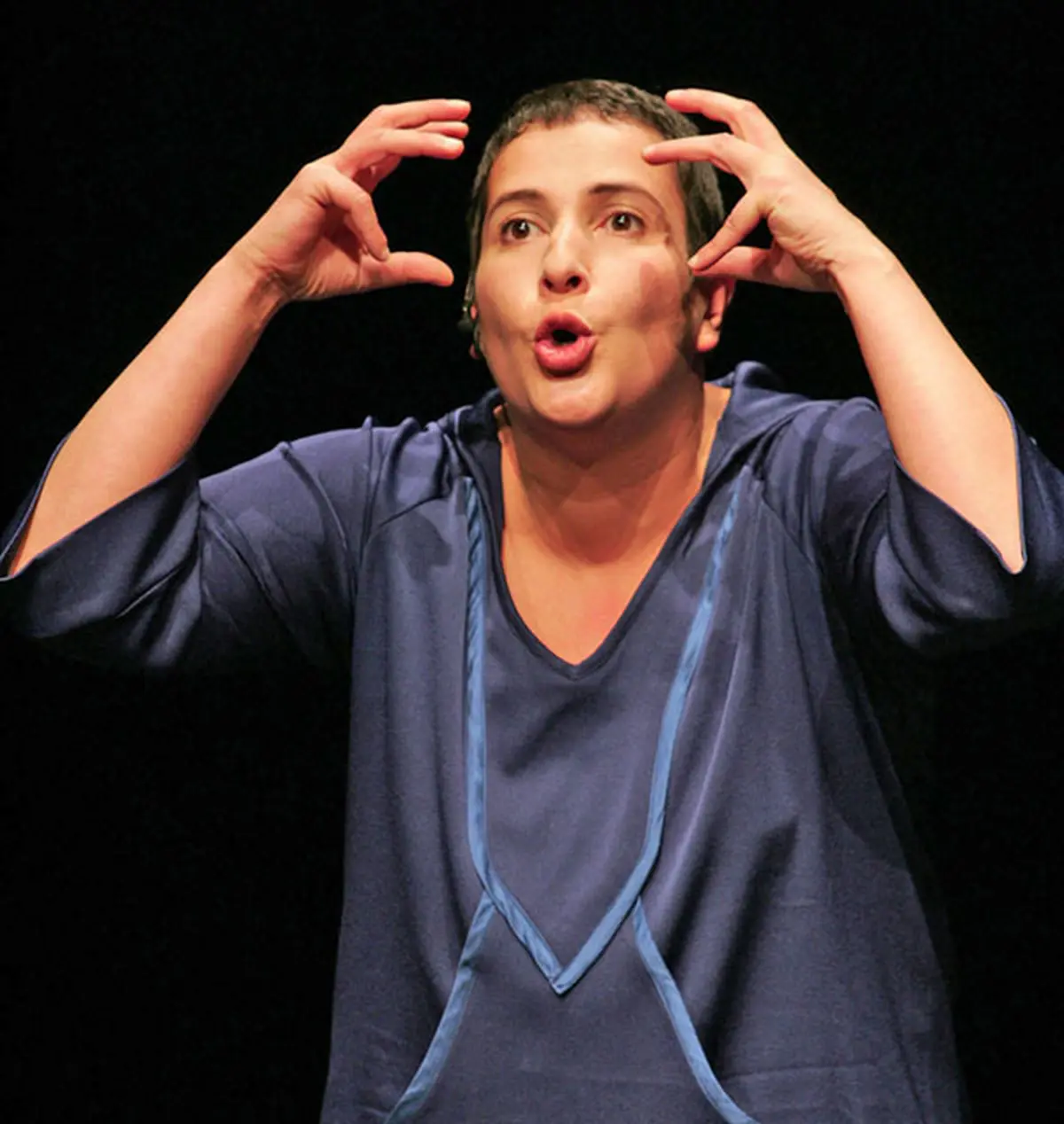 La Colmarienne Nouara Naghouche nomm&eacute;e aux Moli&egrave;re 2009 dans la cat&eacute;gorie &laquo;r&eacute;v&eacute;lation th&eacute;&acirc;trale&raquo;- Photo : Herv&eacute; Kielwasser