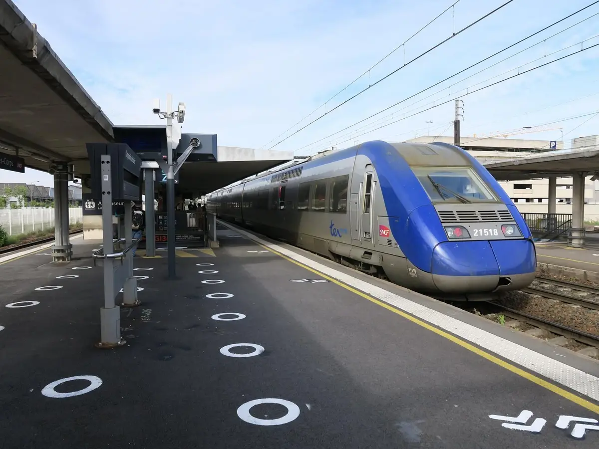 Nouveau bâtiment, passerelle, commerces… la grande gare TGV près de Tours prépare sa métamorphose