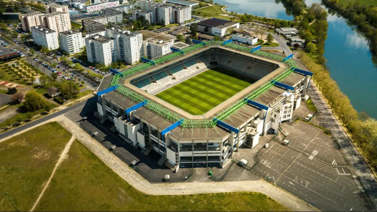 Nouveau : Le stade Louis Dugauguez