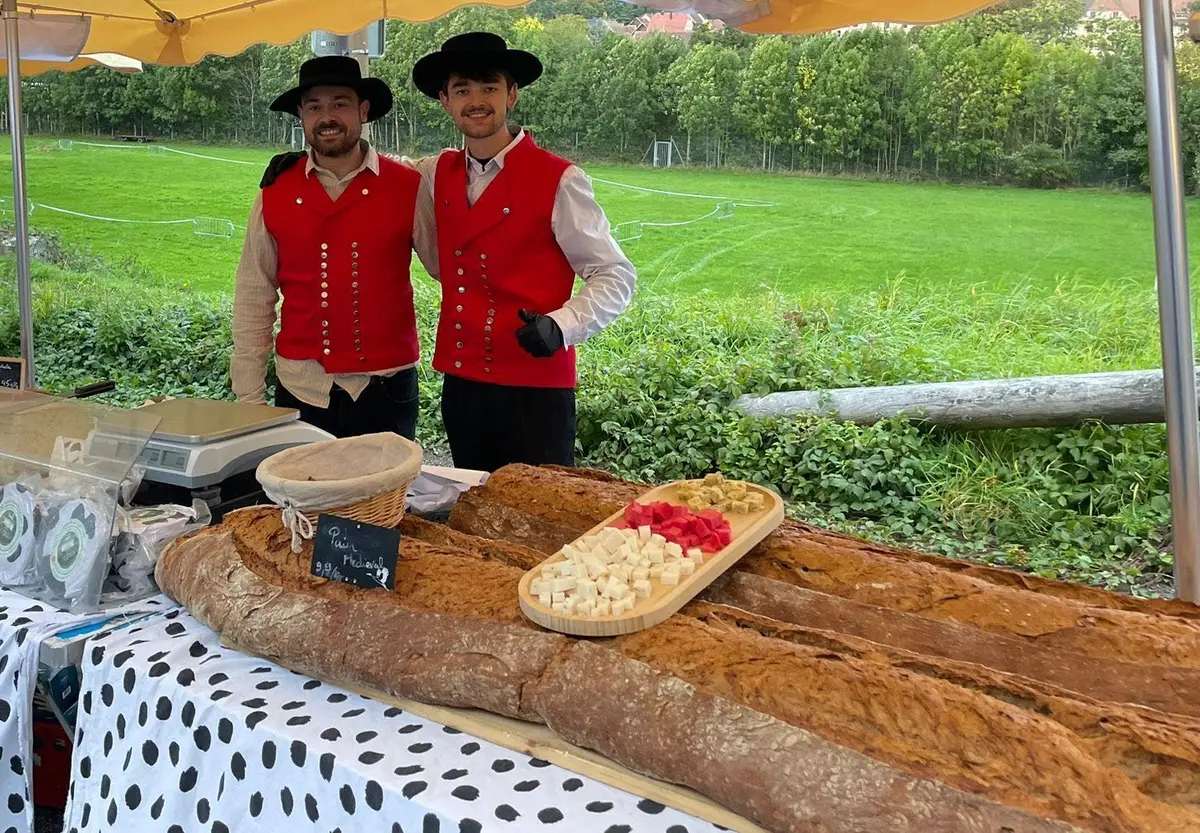 Oui, c'est le type de baguette que vous pourrez trouver à la découpe : le fameux pain médiéval ! 