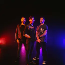 NURSZ, le trio indie rock d'Angers qui sort son premier EP et prépare ses premiers concerts au printemps 2026