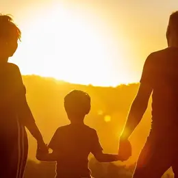 Observatoire CEWE 2026 : 70 % des parents français prennent plus de photos et voici ce que cela révèle sur la transmission des souvenirs en famille