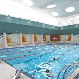 Octobre Rose à la piscine Mourlon