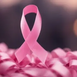 Octobre Rose s’invite sur les marchés couverts de Paris