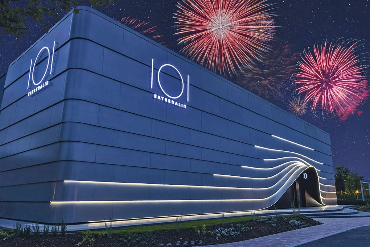 Un feu d'artifices... pour célébrer décemment l'arrivée du journaliste du JDS