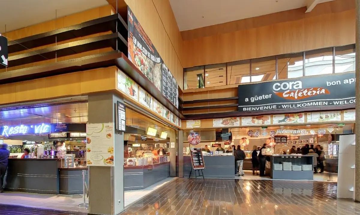 On a tous un jour mangé à la Cafétéria du Cora