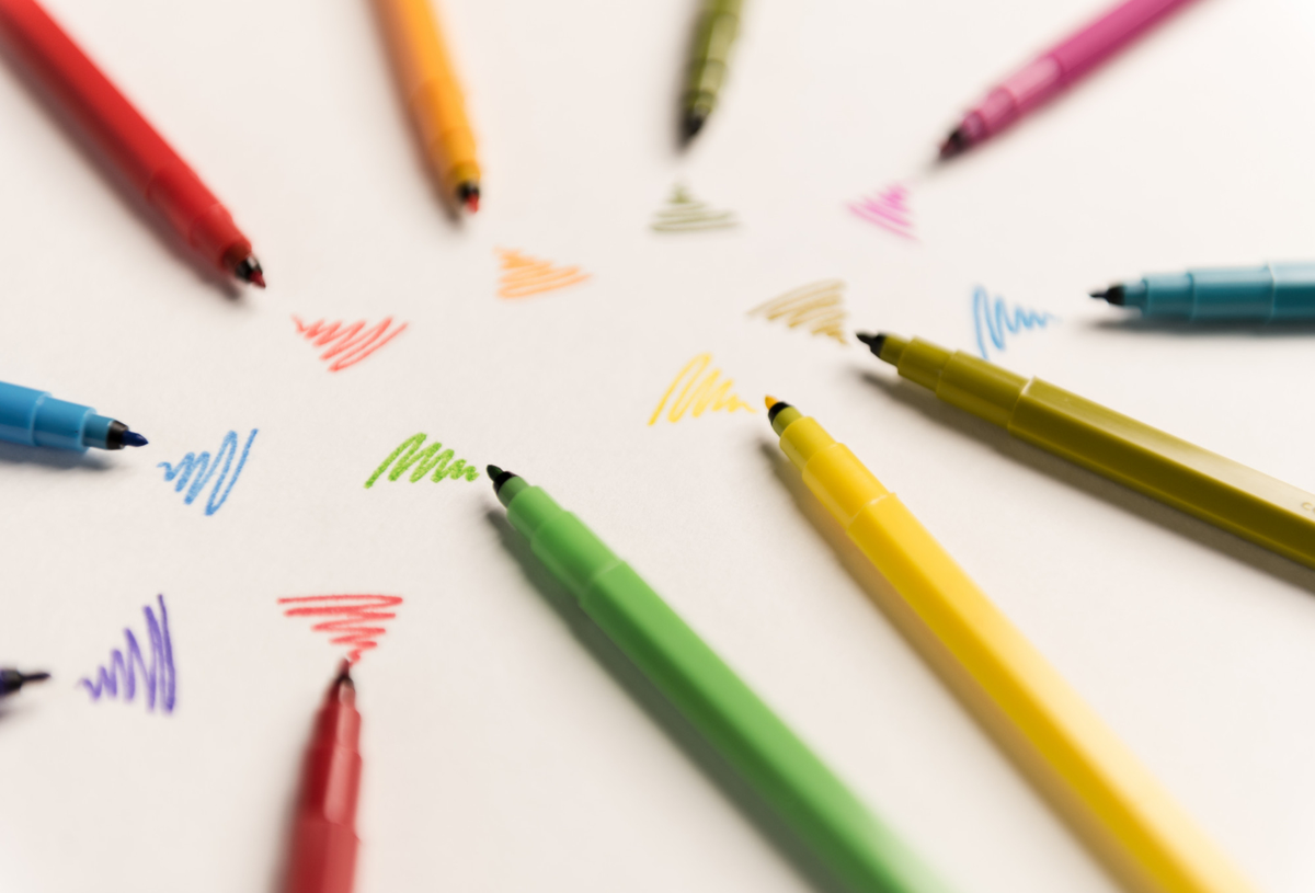 On S'EMMÊLE Les crayons !