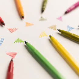 On S'EMMÊLE Les crayons !