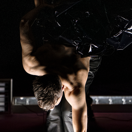 Open my chest and place our tomorrows inside, spectacle d'Emmanuel Eggermont au Carreau du Temple
