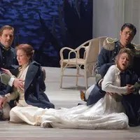 Cosi fan tutte, dans une mise en sc&egrave;ne de David Mc Vicar DR