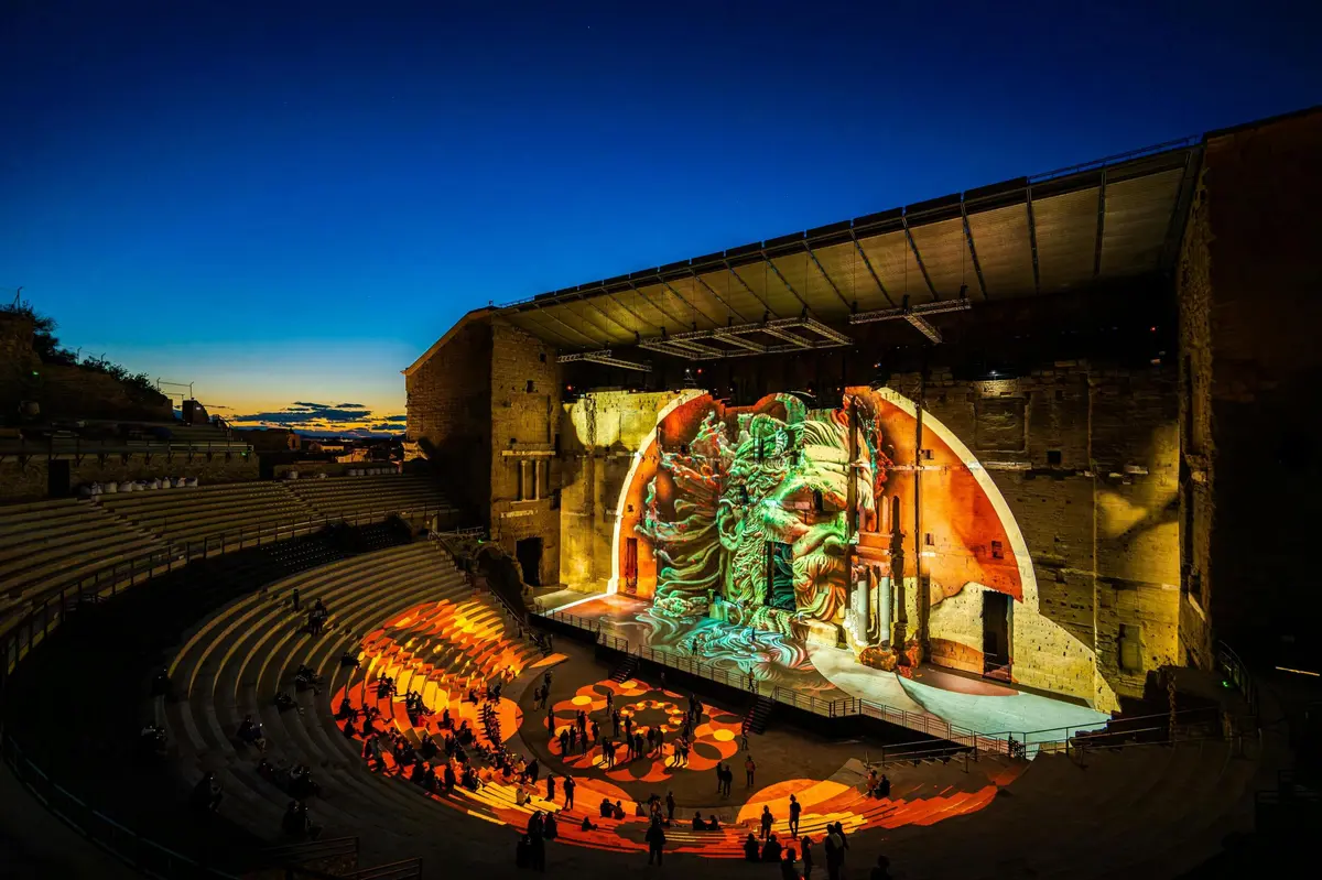 Une immersion multisensorielle dans l'écrin du Théâtre 