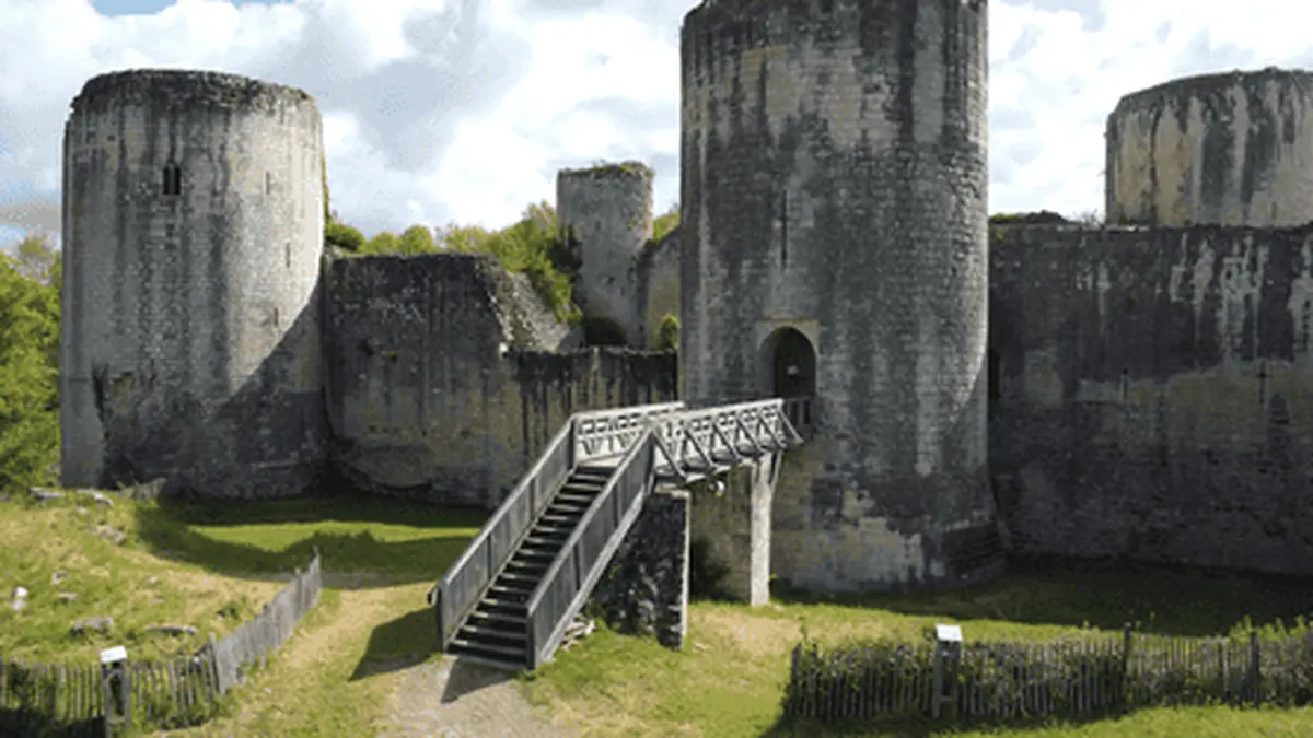 Ouverture de la Taverne du Château du Coudray-Salbart à Echiré