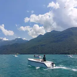 Paddle, pédalos, kayak, canyoning : voici les 6 meilleures activités nautiques et de plein air à tester au lac d'Annecy