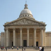 Entrée du Panthéon &copy; Camille Gévaudan, CC BY-SA 3.0, via Wikimedia Commons
