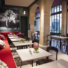 PAPAPA, le café de la Maison de Victor Hugo place des Vosges à Paris