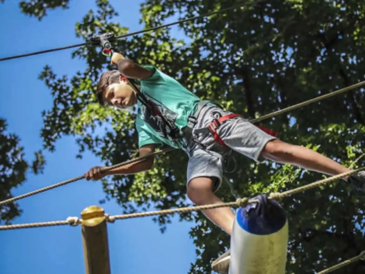 Parc Accrobranche à Saint-Julien-de-Peyrolas (30)