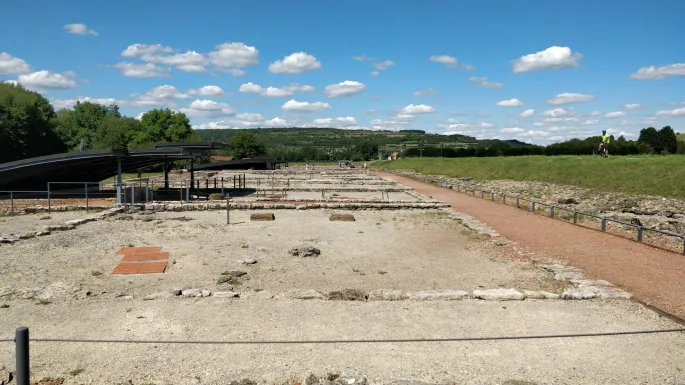 Les fondations exhumées des anciennes constructions romaines