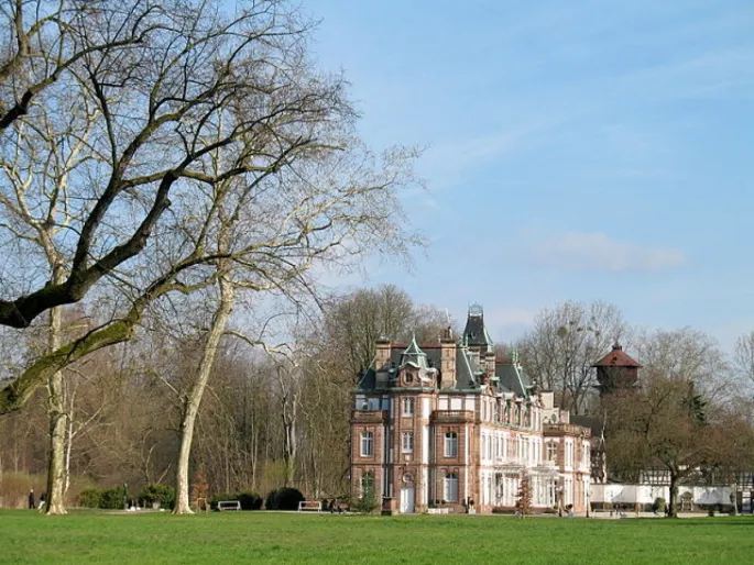 Le Parc de Pourtalès est comme un écrin pour le magnifique château du XVIIIe siècle
