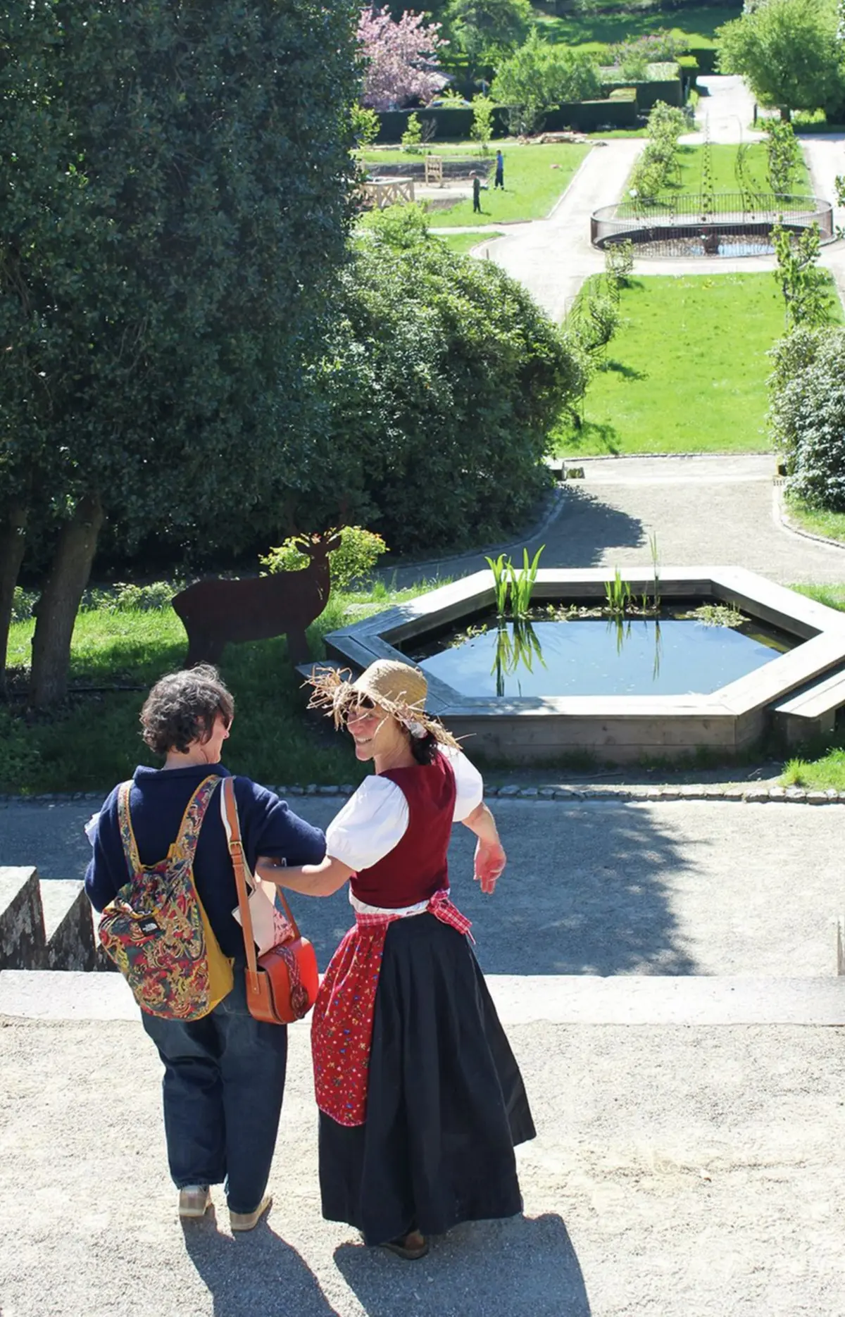 Trois à six comédien(ne)s animent le parcours
