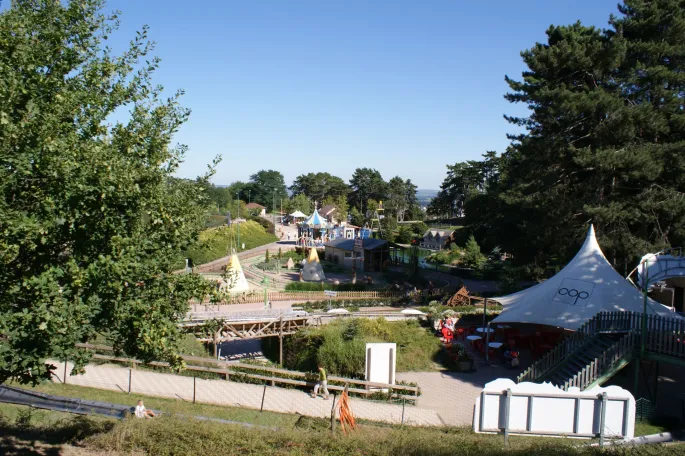 Le Parc des Combes en Bourgogne, avec ses attractions et ses trains touristiques